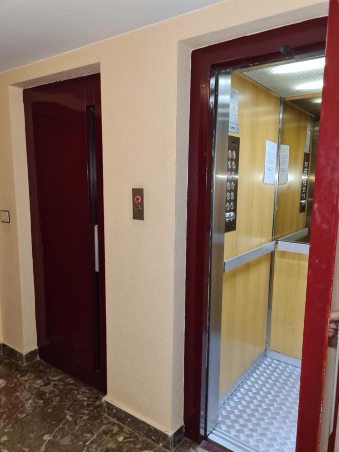 Dos Torres Tauriel - Espacioso Apartamento Con Impresionantes Vistas Y Garaje Privado Saragossa Exterior foto